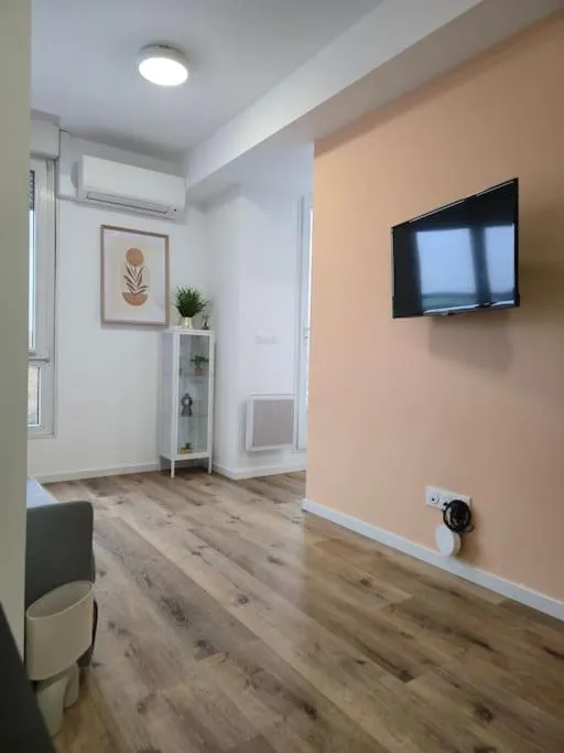 Image of 304 – Studio avec terrasse refait à neuf