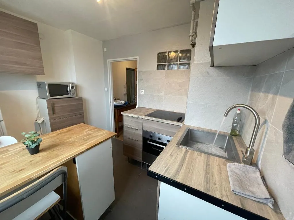 Image of #6 : 2 pièces dernier étage très calme 40m2