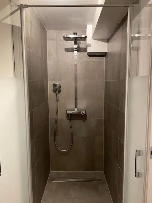 Image 4 of 90m2 hyper centre Sauna