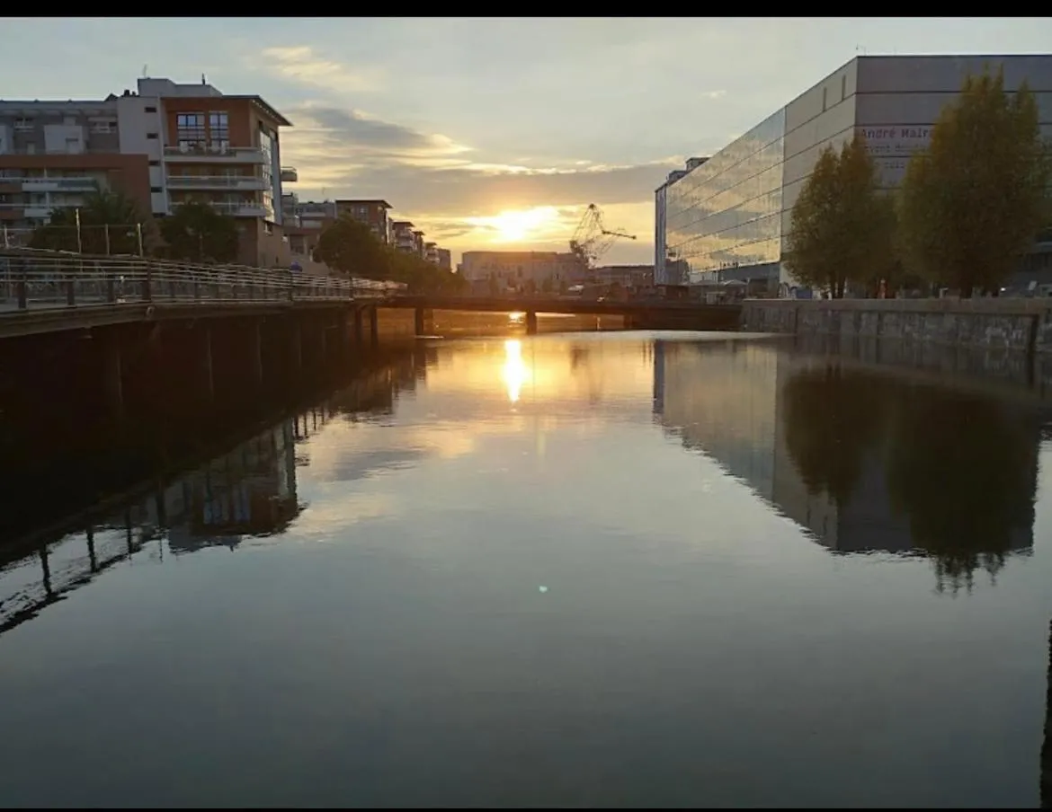 Image 1 of Appartement haut standing F2 Rivetoile Strasbourg centre parking gratuit terrasse