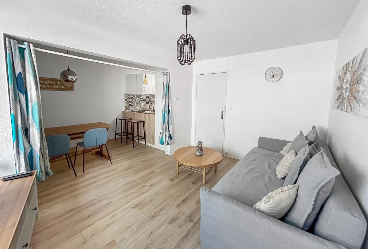 Image 2 of Appartement lumineux proche de la gare