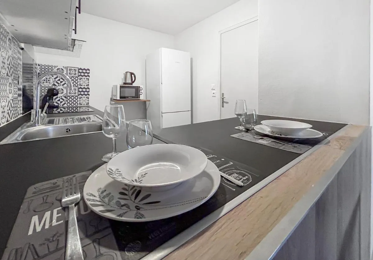 Image 1 of Appartement lumineux proche de la gare