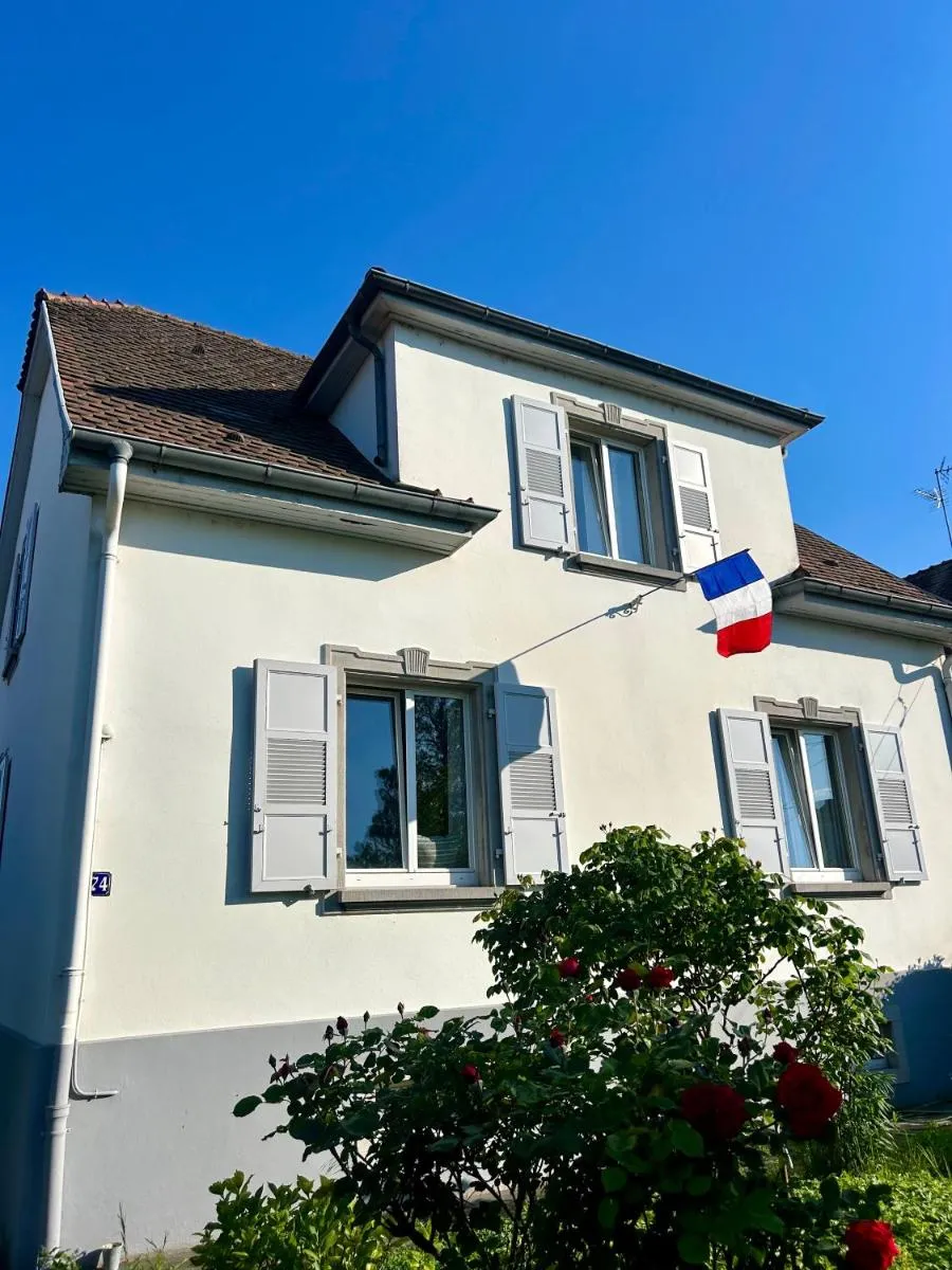 Image 3 of Aulouison Maison spacieuse et paisible de 200 m2, à proximité du Parlement européen