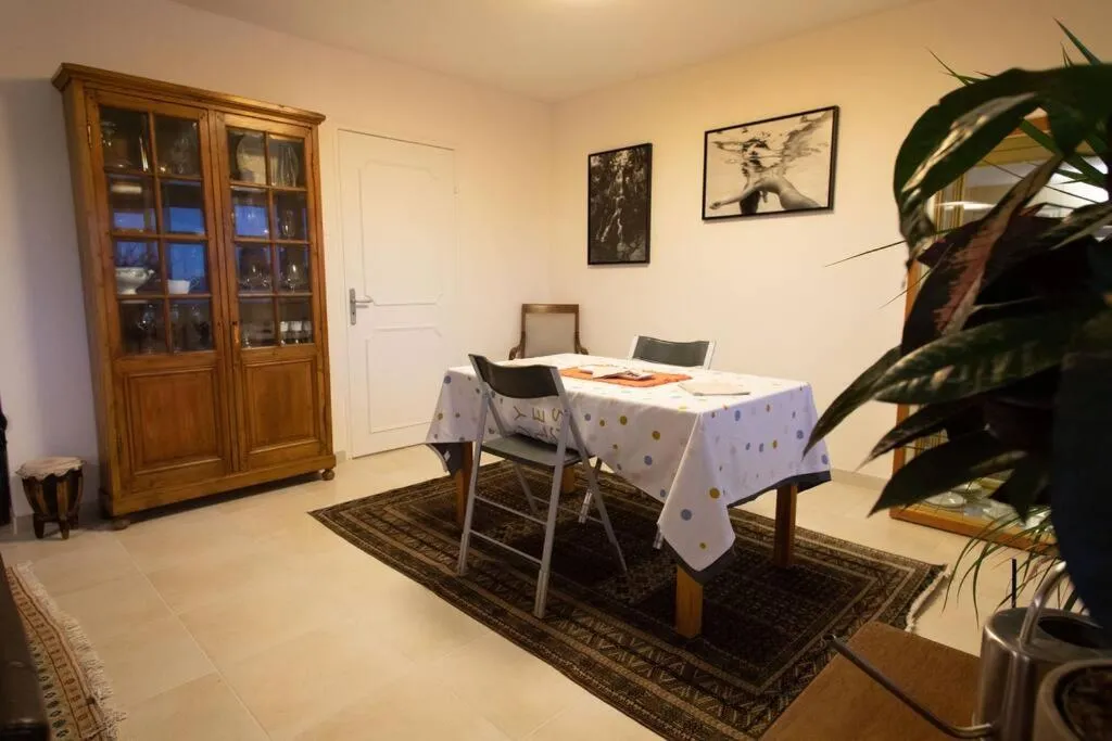 Image 3 of Bel appartement avec baignoire