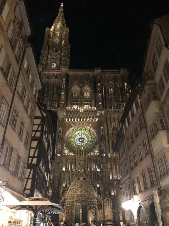 Image of Carré or au pied de la Cathédrale