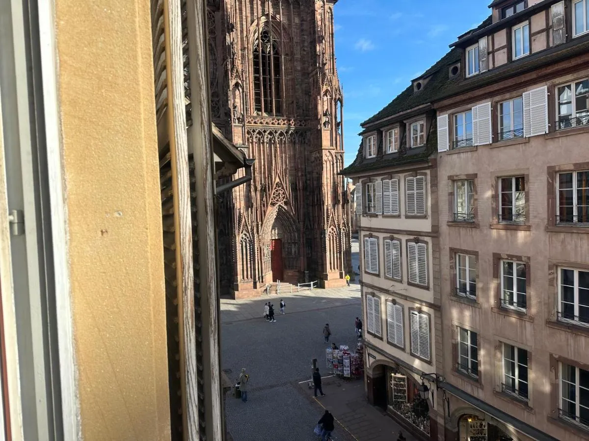 Image 5 of Carré or au pied de la Cathédrale