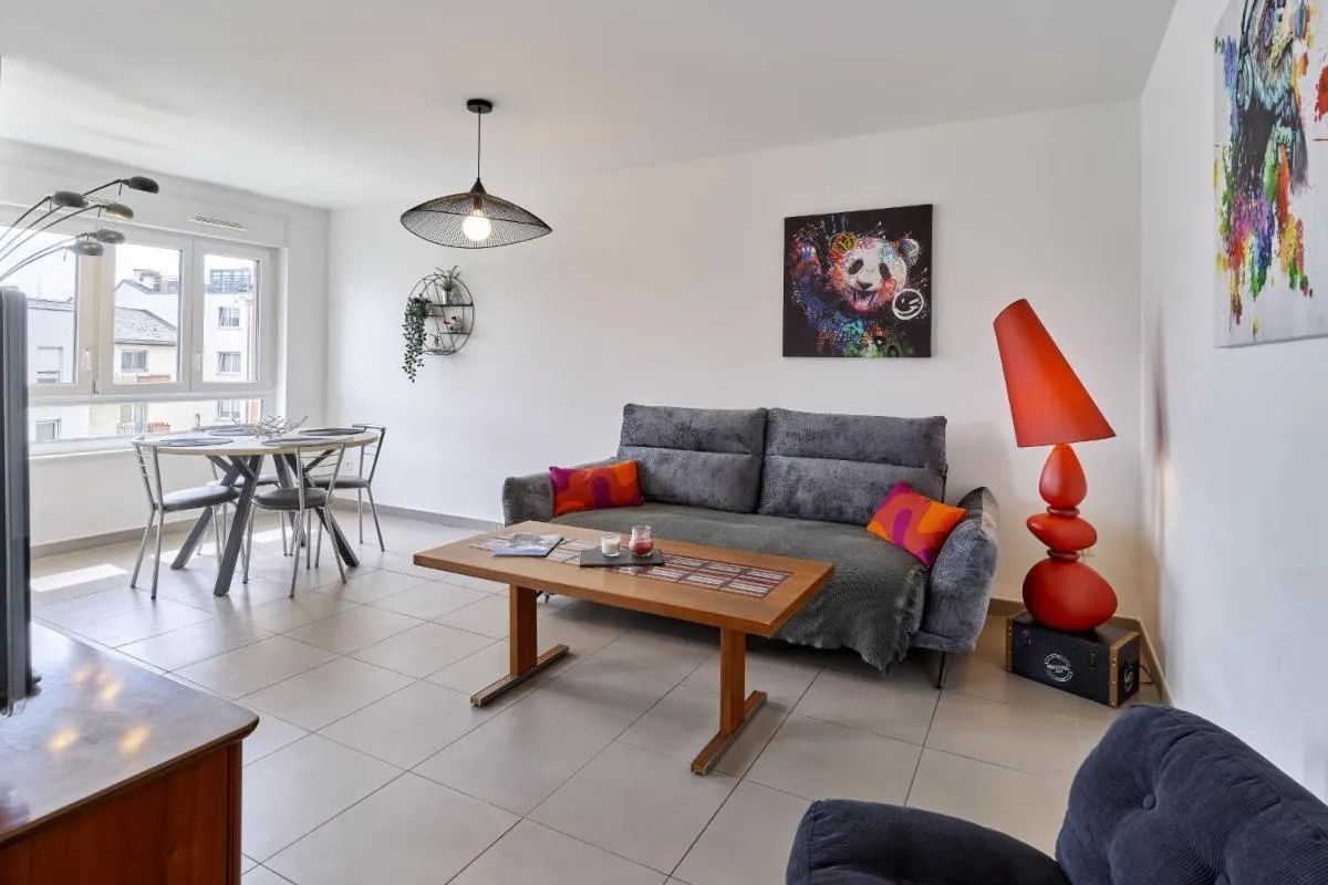 Image 1 of Dans les étoiles – 2 bedroom with free parking near to the city center