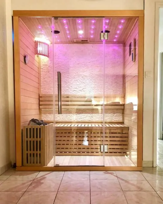 Image 3 of Grand appartement avec sauna
