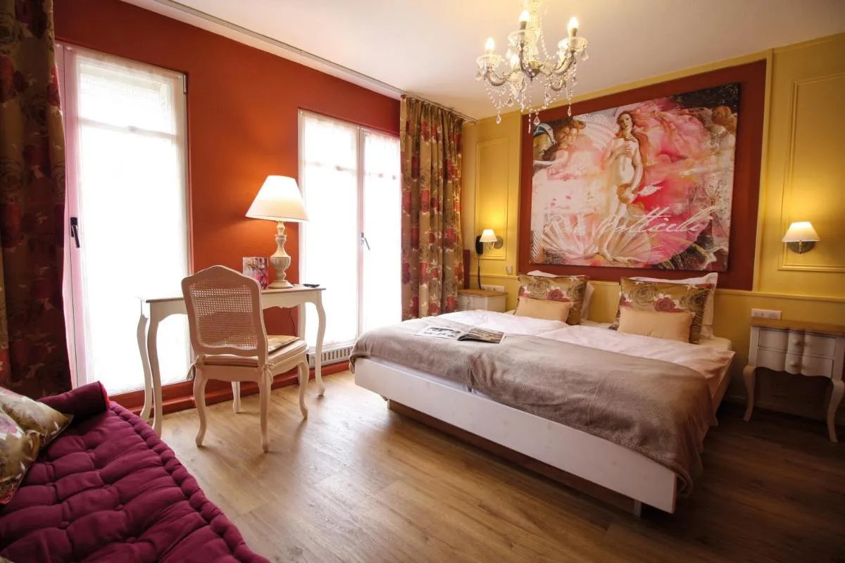 Image 4 of Hotel Roses