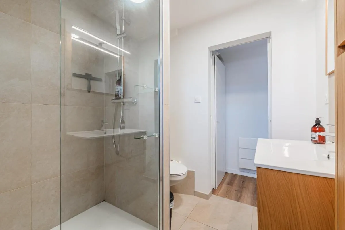 Image 6 of L’Escapade Strasbourgeoise – Magnifique petit T2 refait à neuf