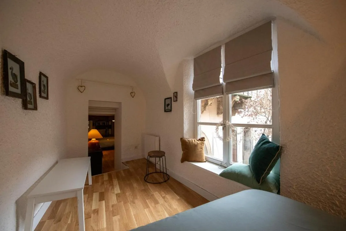 Image 1 of La Petite Cour – Atypique, calme et cozy