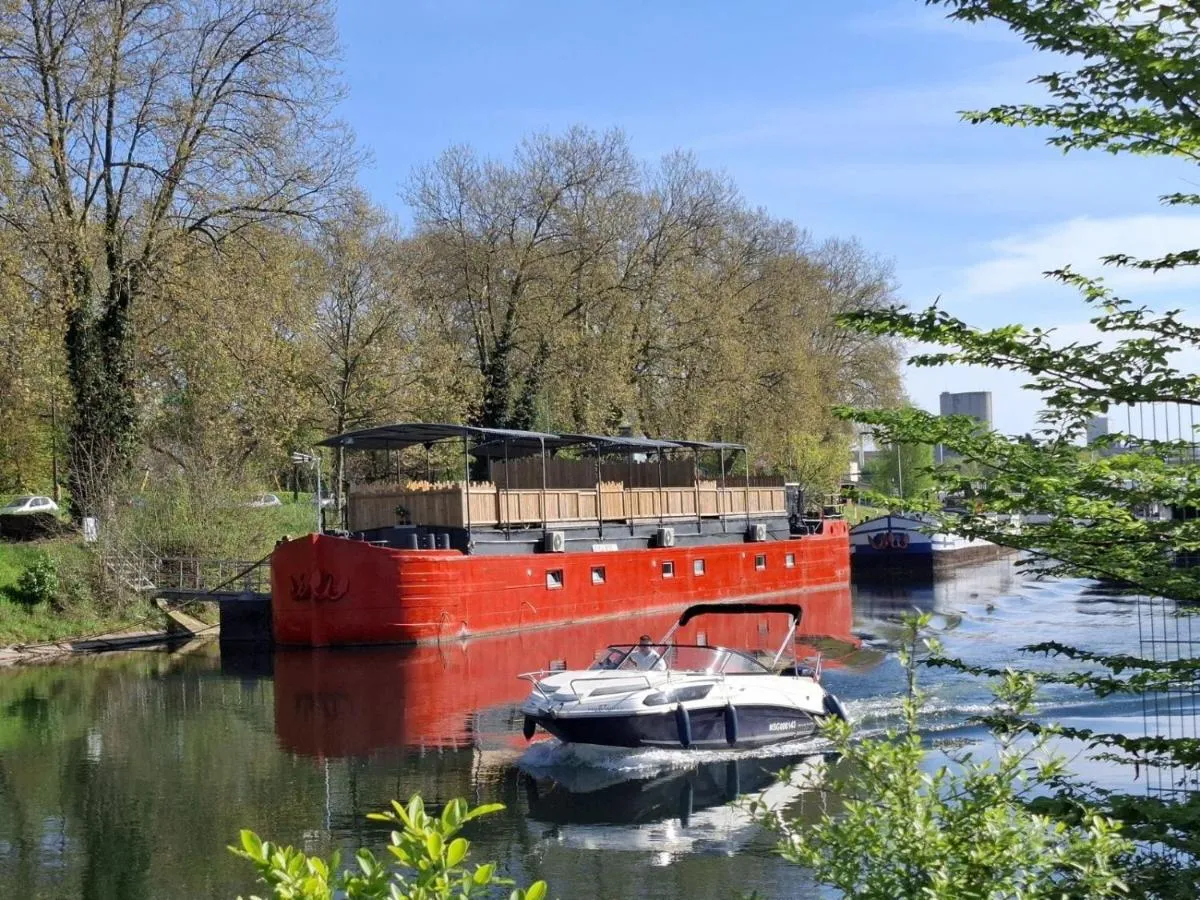 Image 6 of La péniche de Fabrice avec Jacuzzi privatif