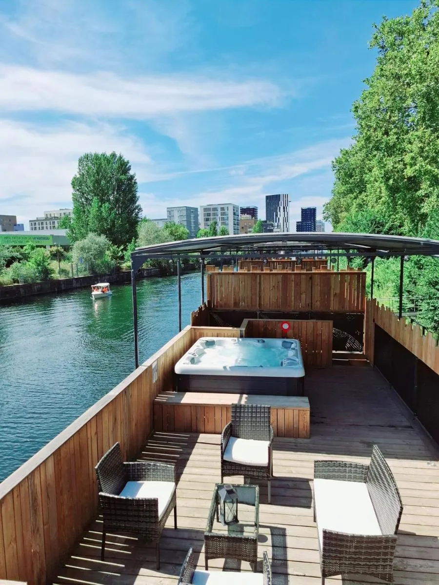 Image 5 of La péniche de Fabrice avec Jacuzzi privatif