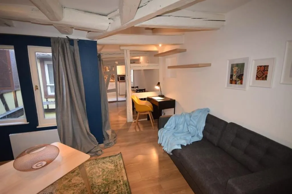 Image 2 of Le Studio du Quai des Pêcheurs – Charmant duplex sur les quais