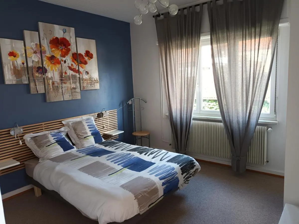 Image 1 of Logis le 18 rose