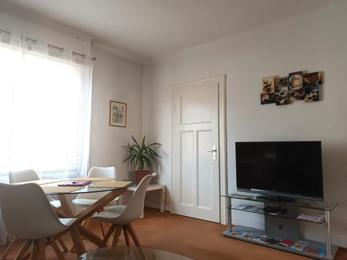 Image 4 of Logis le 18 rose