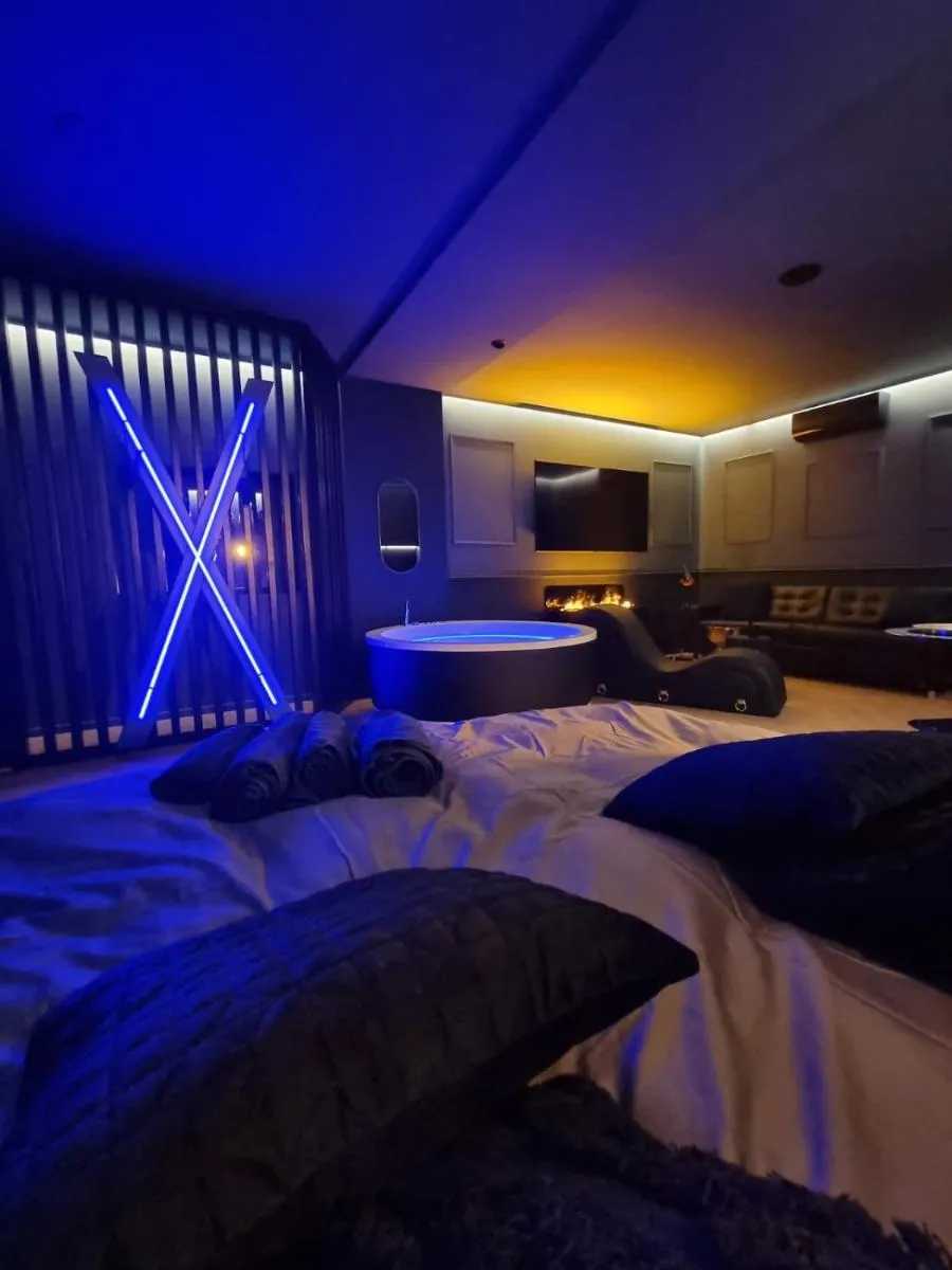 Image 1 of Love Room