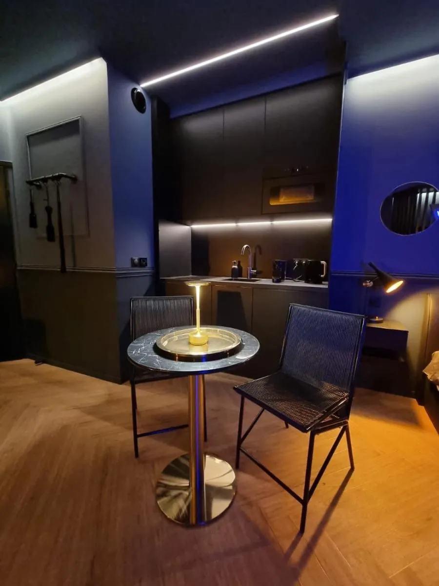 Image 4 of Love Room