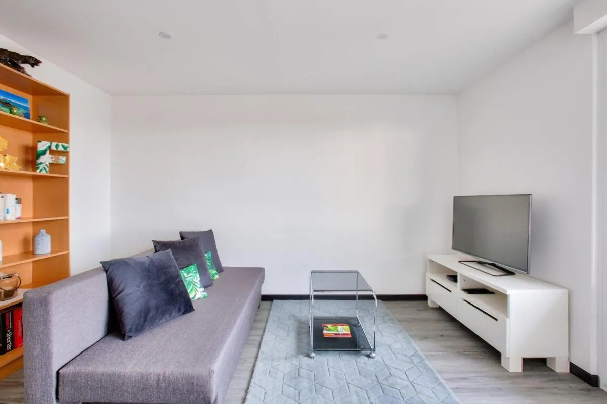 Image 6 of Lovely 2 BR Flat with balcony near the city centre
