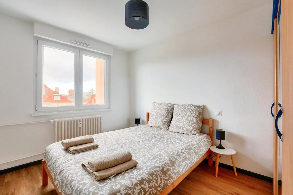 Image 3 of Lovely 2 BR Flat with balcony near the city centre