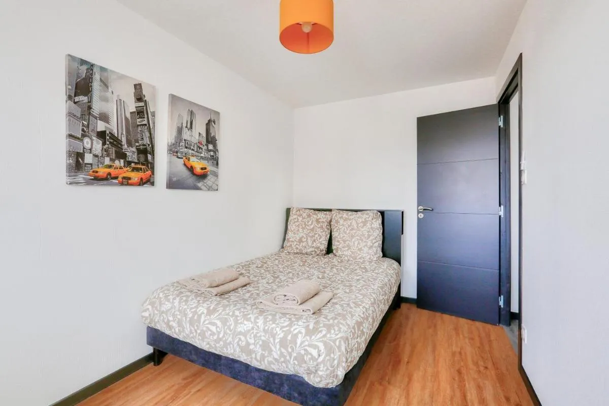 Image 4 of Lovely 2 BR Flat with balcony near the city centre