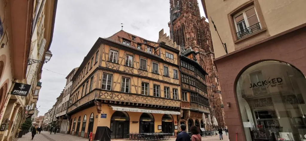 Image of New Duplex de charme au pied de la Cathédrale Carré d’or