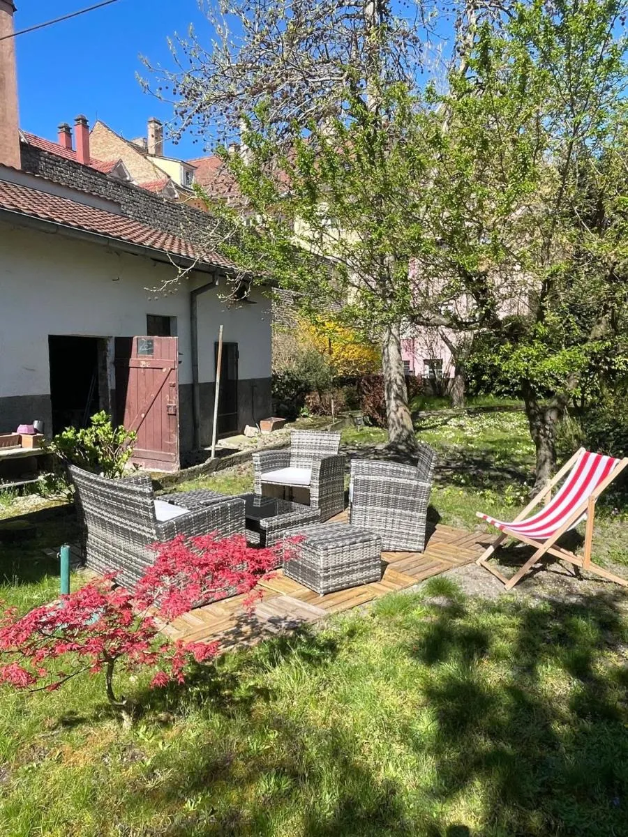 Image 3 of Petit Manoir en Ville – Parking privé – 15 min Hyper-centre