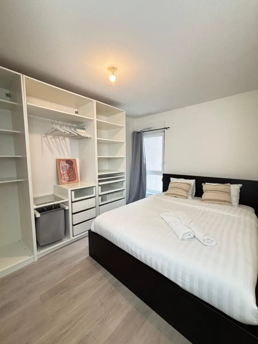Image 2 of Soh Rent Strasbourg place des halles
