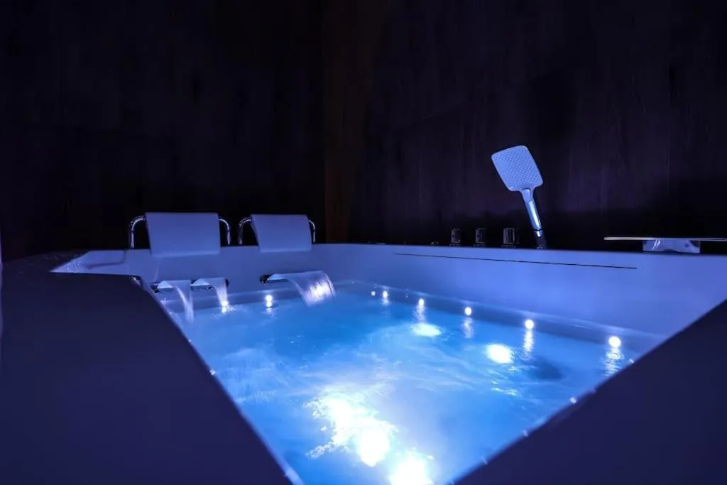Image 3 of Spa Appartement Jacuzzi Privé Strasbourg