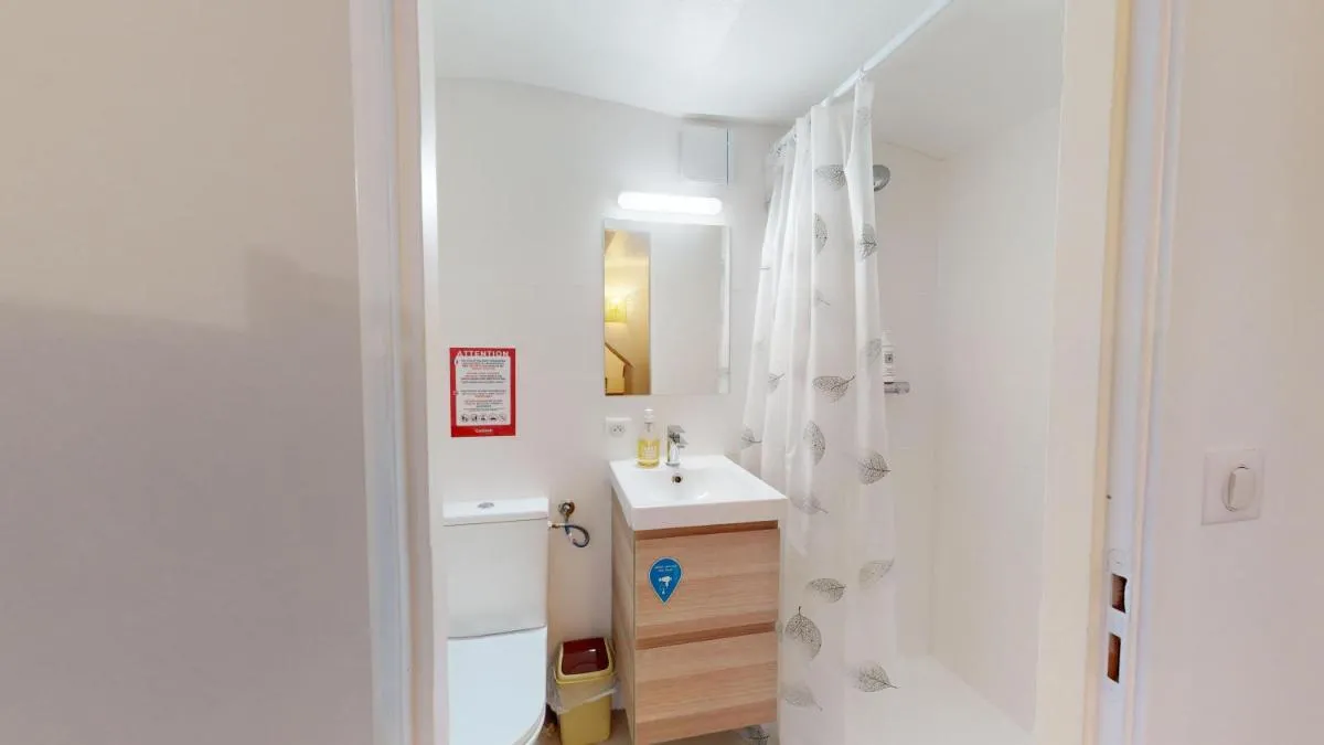 Image 2 of Studio Castelnau
