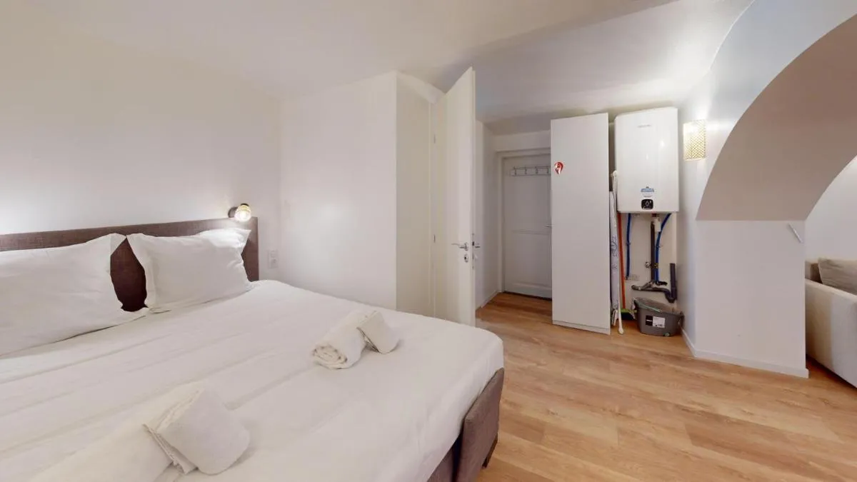Image 1 of Studio Castelnau