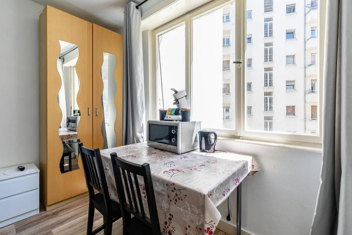 Image 1 of Studio Centre / Quartier krutneau