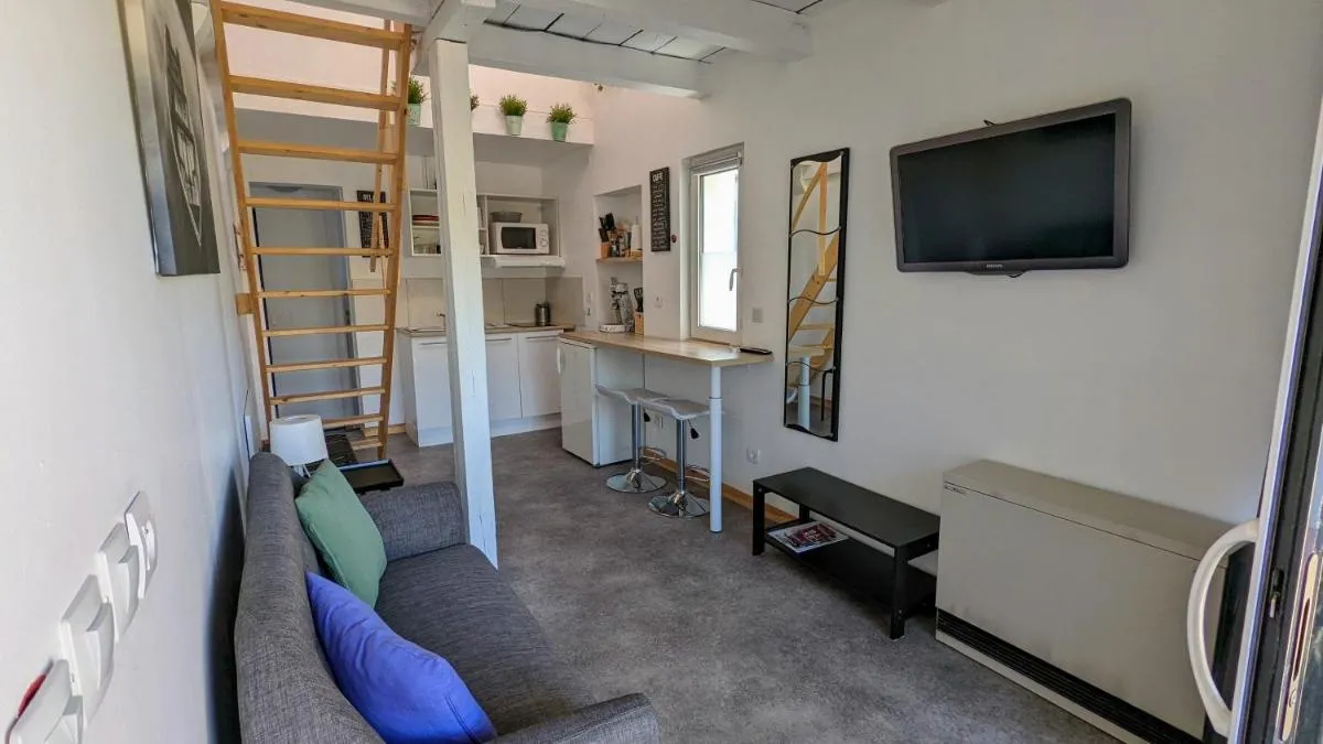 Image 2 of Studio Mezzanine Chez Papou, Ville et Forêt