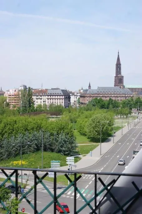 Image 3 of Suite Place de l’Etoile