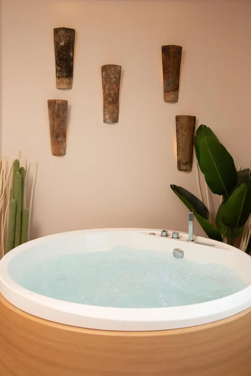 Image 6 of Suite romantique Ibiza, Jacuzzi, Spa
