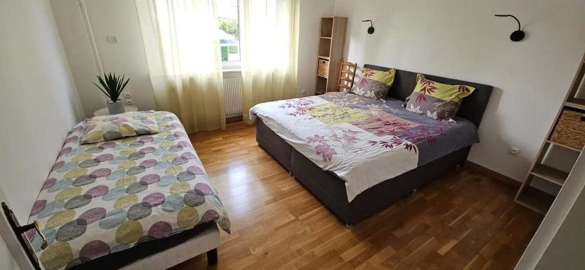 Image 1 of Superbe logement refait à neuf 3 chambres et double parking