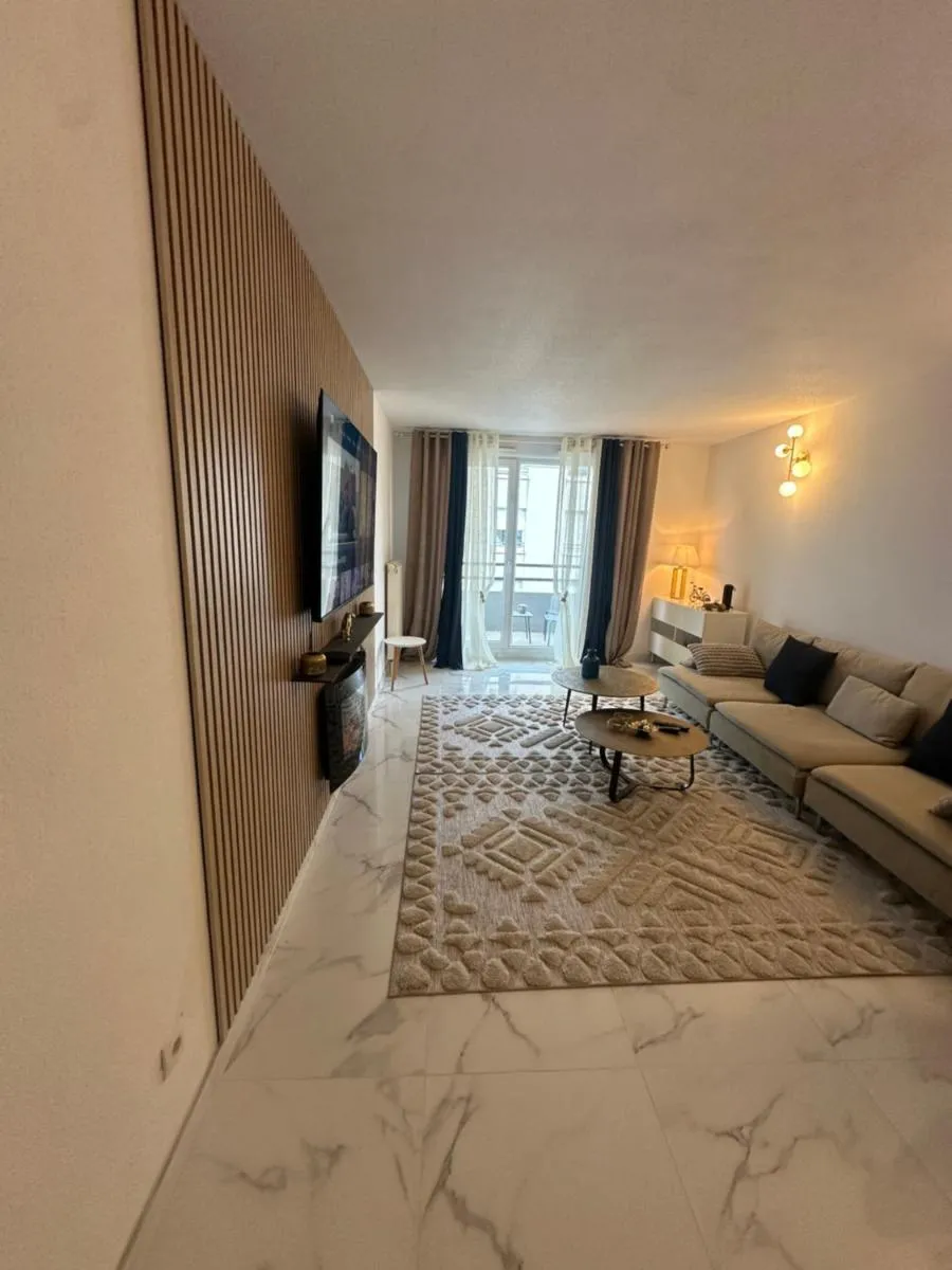 Image 6 of Très beau trois pièces avec vue dégagée